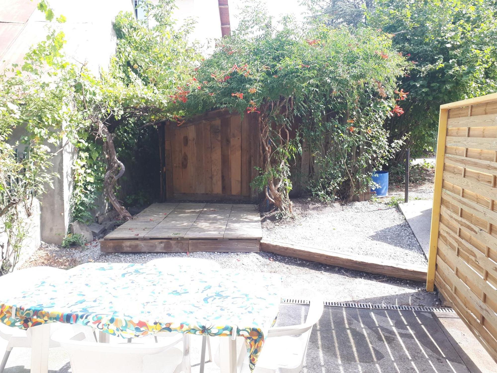 Le Pouvoir Des Fleurs, De 2 A 4 Personnes Crots Exterior foto